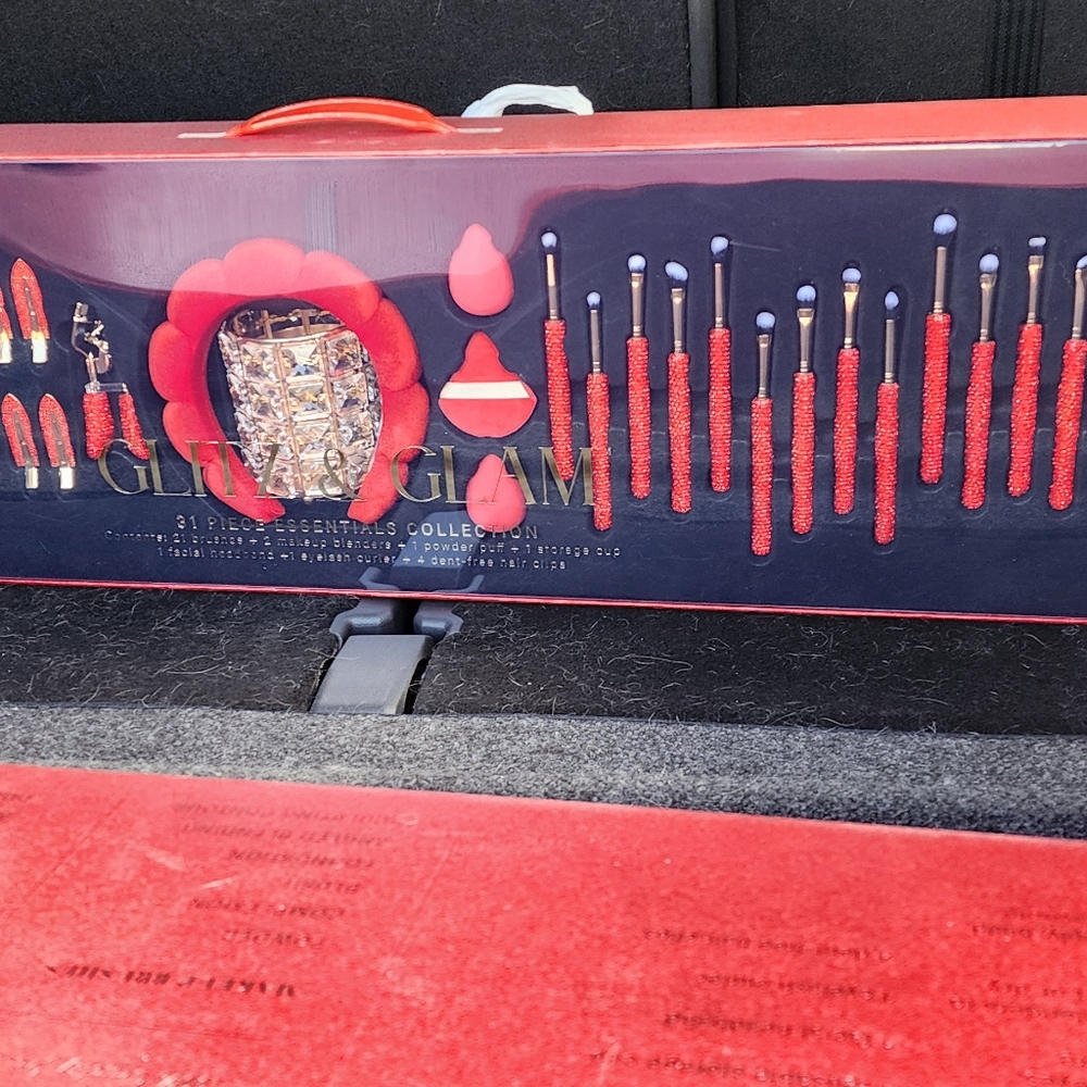 Red bling glitz & glam brushes